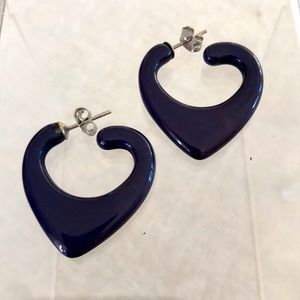 Lucite heart shaped hoop earrings hypoallergenic posts